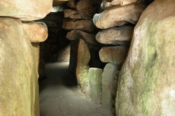 Tomb chambers underneath the West kennett barrow